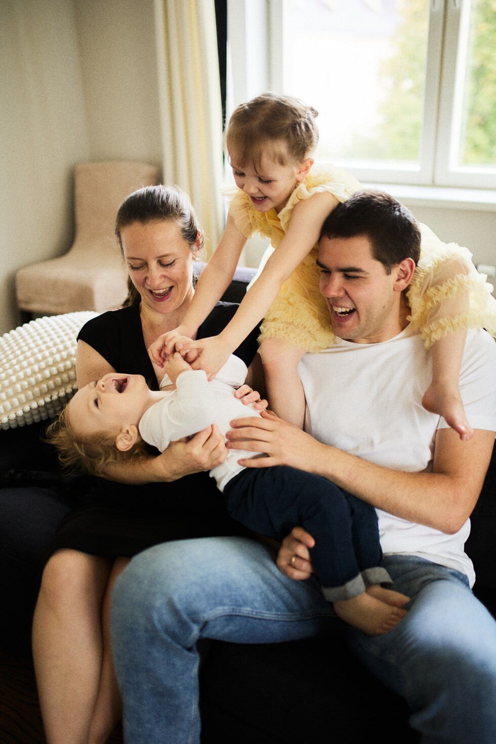 Mänguline pere kodus