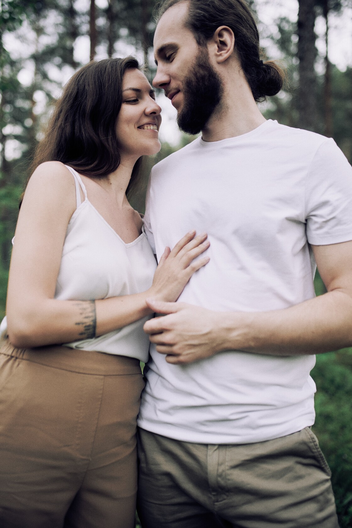 Paarifotod paarisessioon naeruga lahedus enne musitust