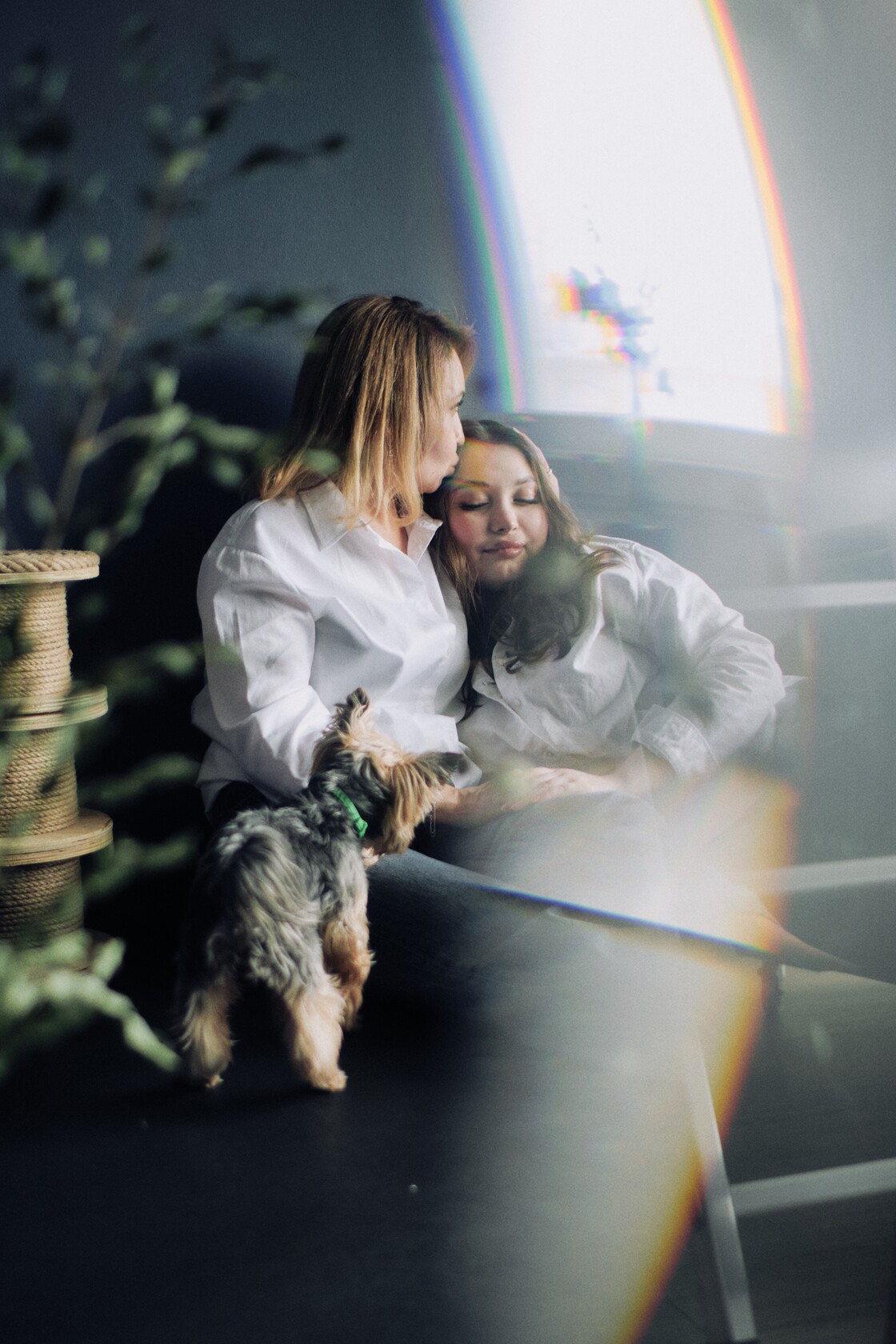 Emadepaeva pildistamine prismavalgus akna juures valvamas