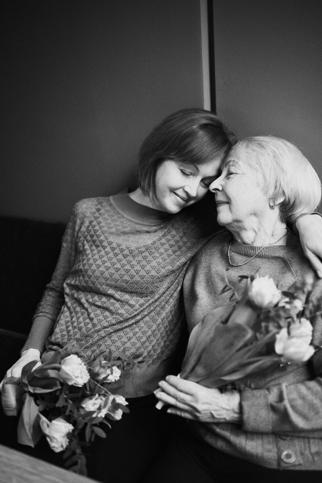 Emadepaeva fotosessioon emadusfotograafia vaikne nojatus suletud silmadega
